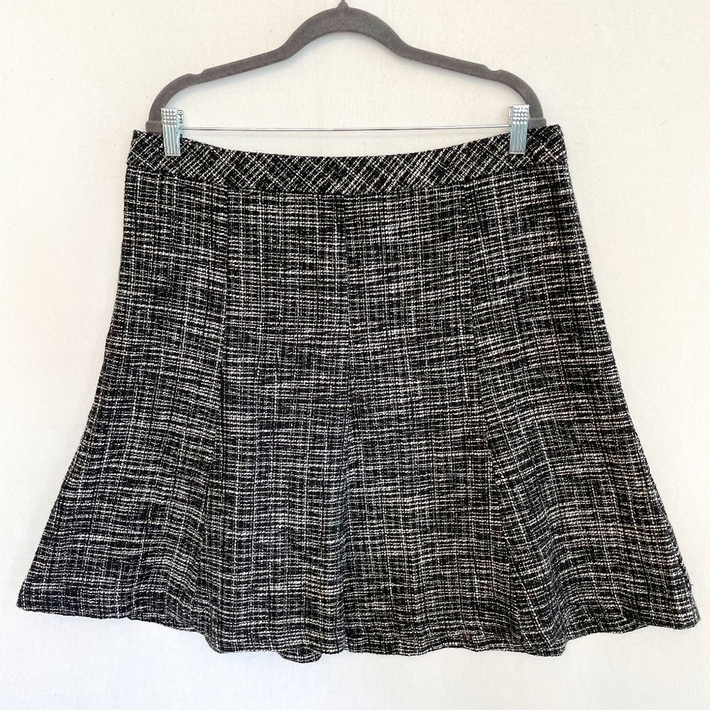 COLDWATER CREEK Women's Size 16 Black & White Tweed A-line Tulip Hem Lined Skirt